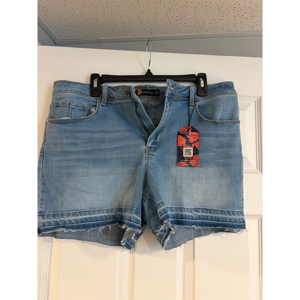 NWT Indigo Poppy Denim Shorts - Size 14 Light Wash Fray Hem